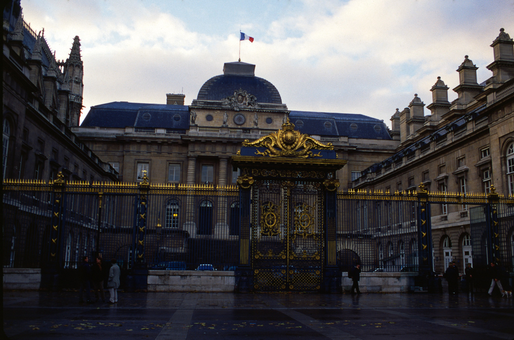    Louvre