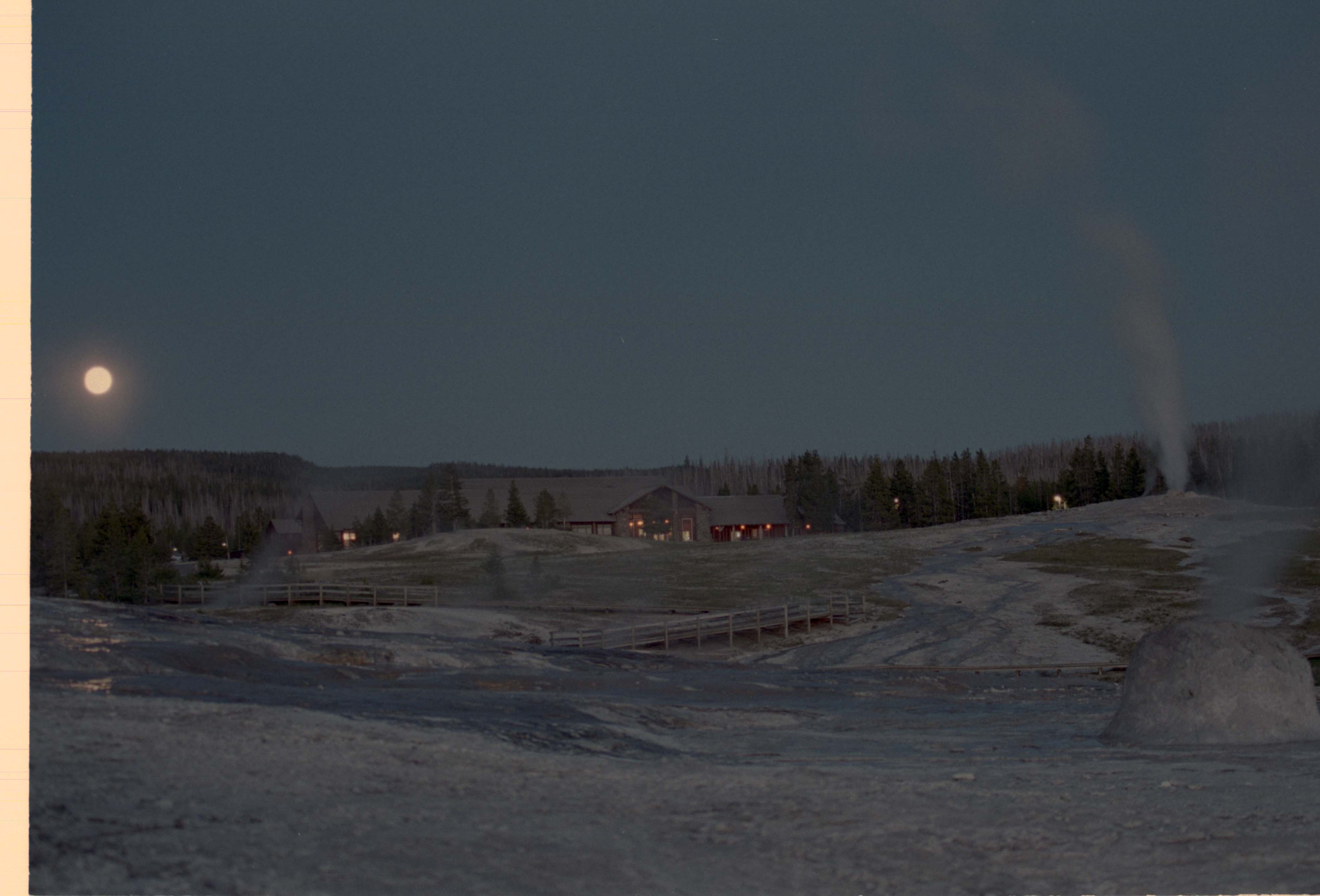 000616 M070 Upper Basin  Moonrise