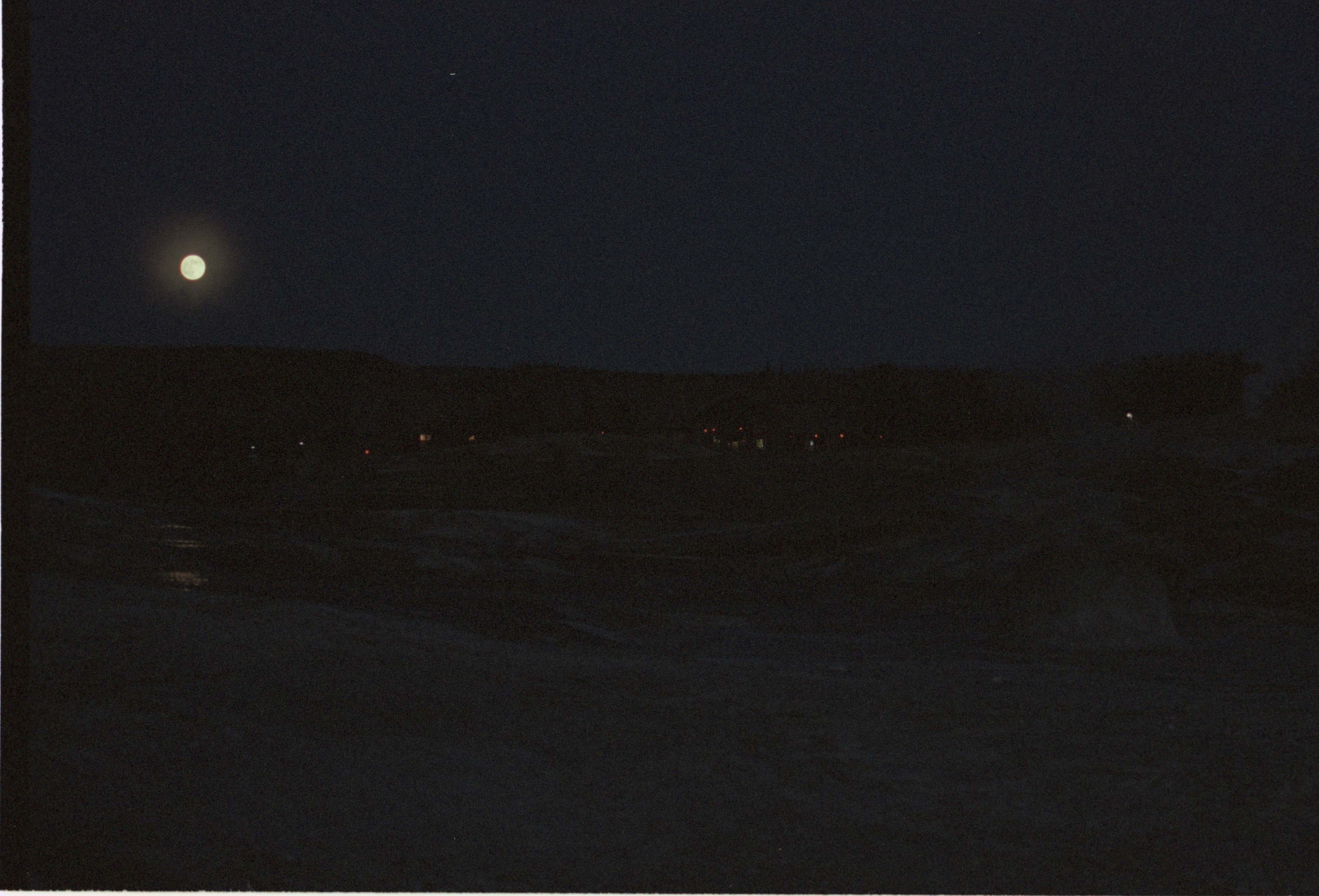 000616 M090 Upper Basin  Moonrise